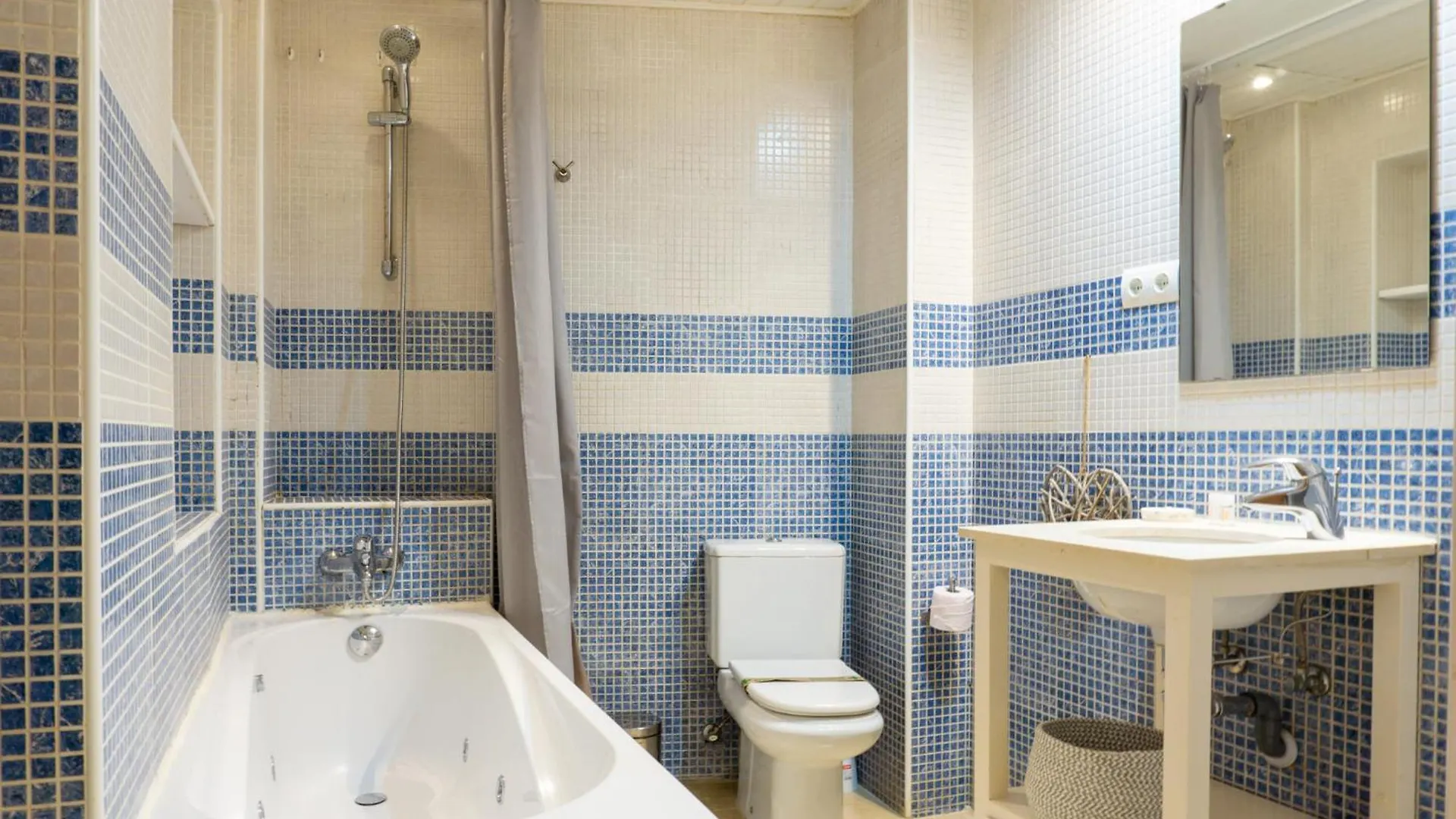 Apartment Suite Andres Perez Malaga Center
