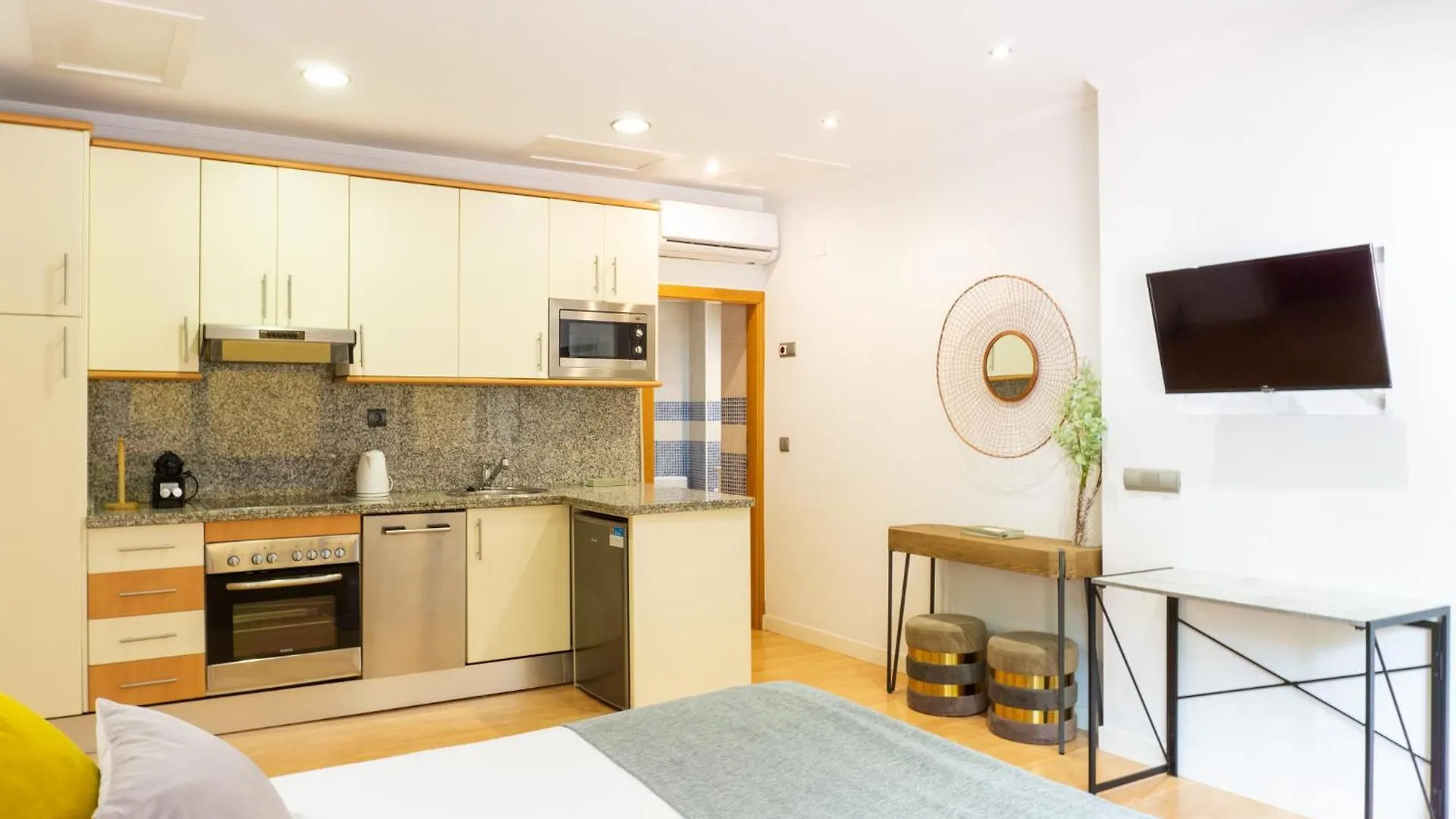 Apartment Suite Andres Perez Malaga Center