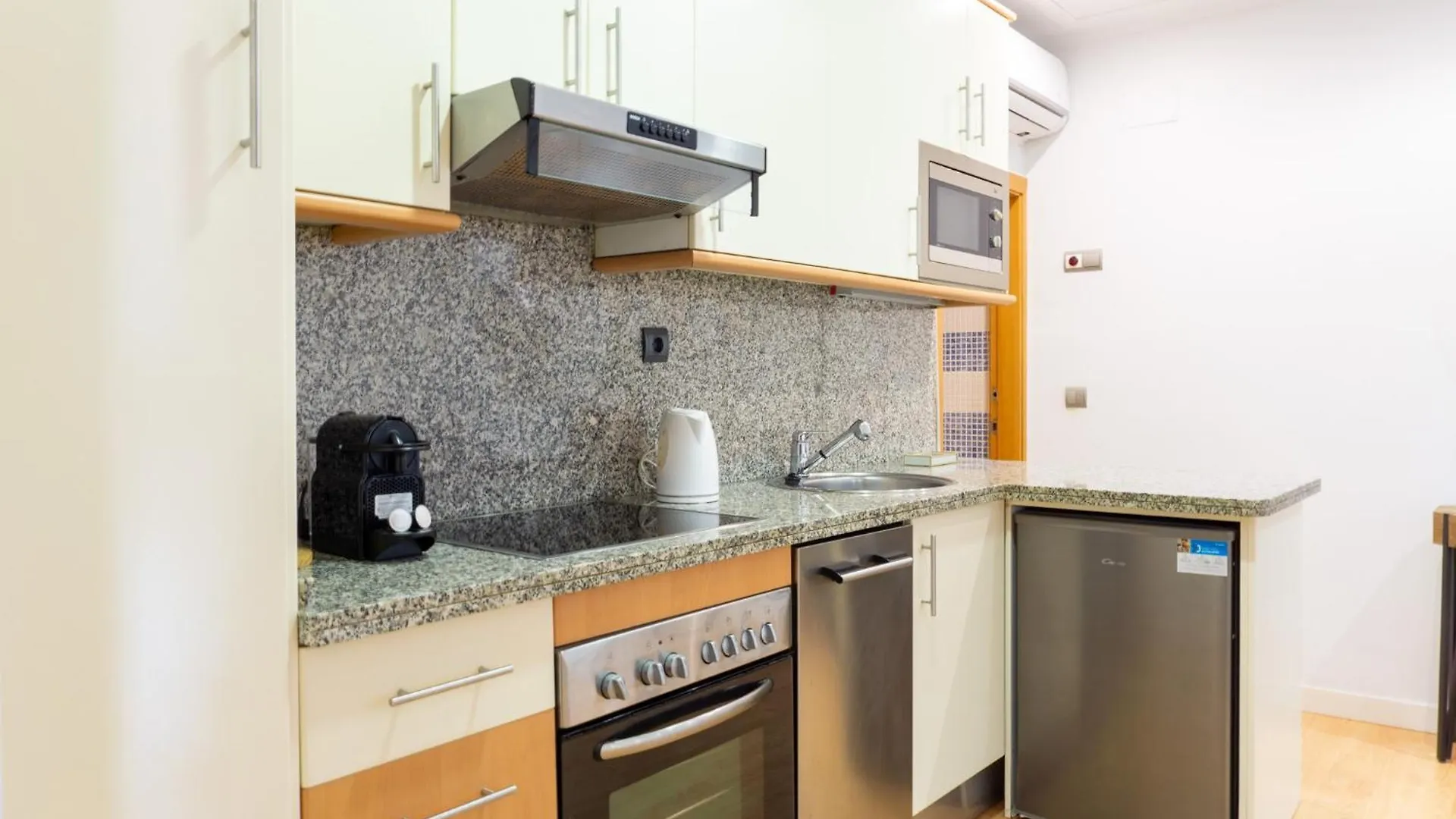 Suite Andres Perez Malaga Center 0*,
